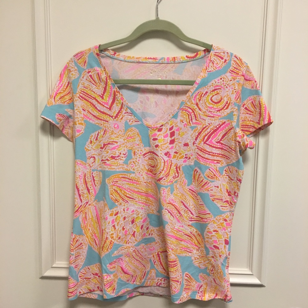 Lilly Pulitzer Michelle V Neck t shirt
